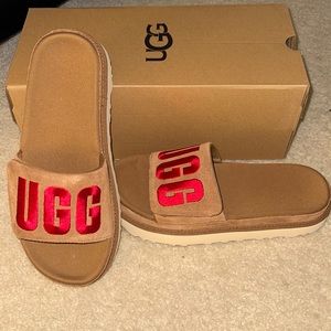 LIKE NEW UGG LATON SLIDES 100% AUTHENTIC! SZ 9W